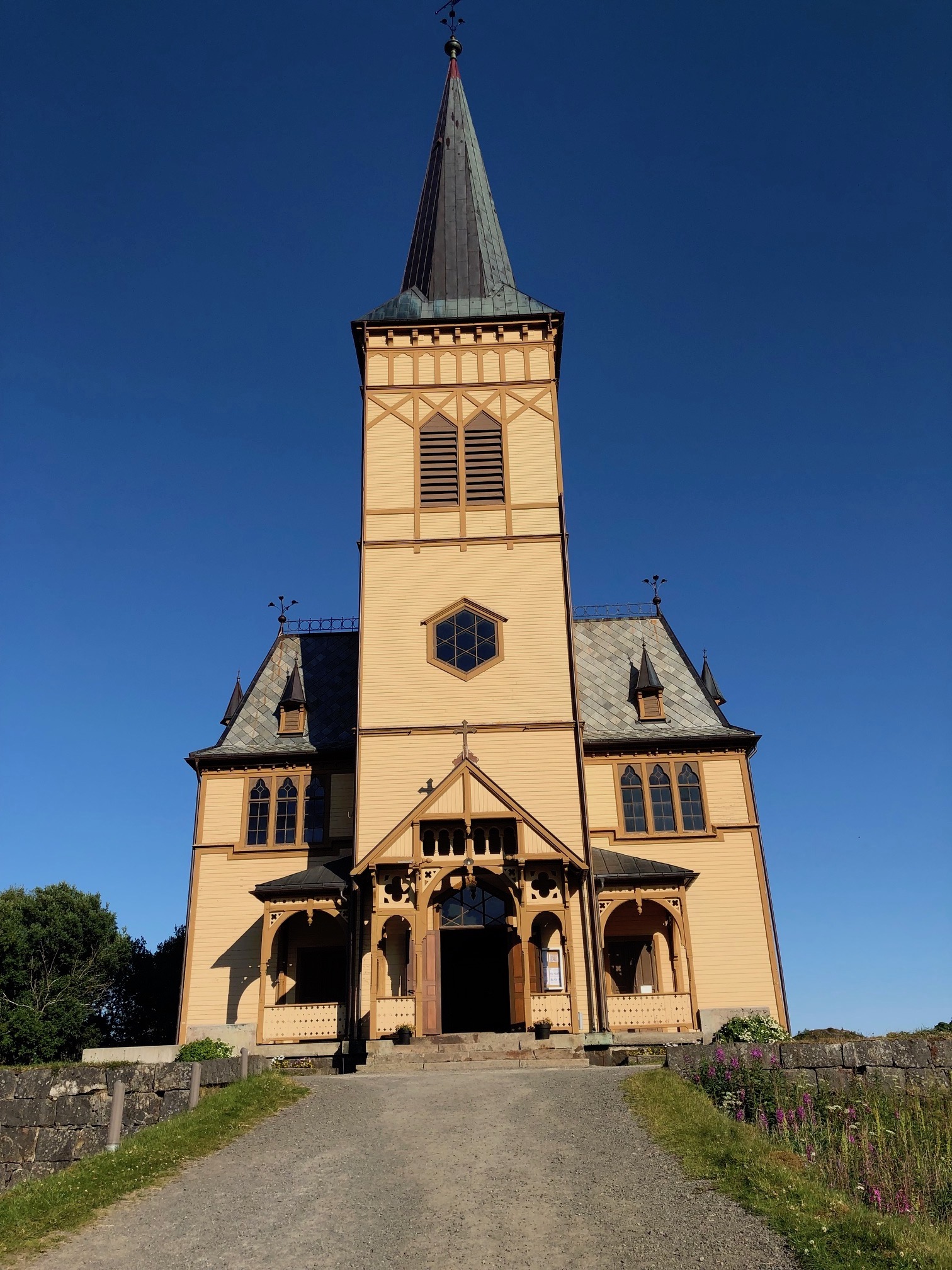 eglise-lofoten.jpg